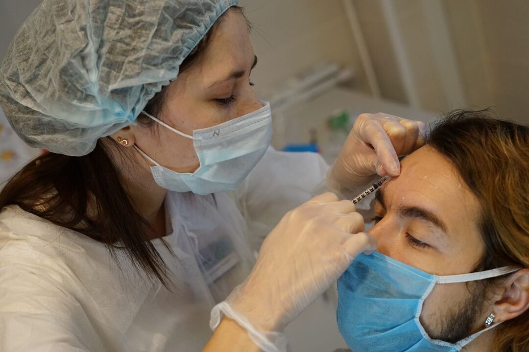 Botulinum therapy - an injection procedure to rejuvenate facial skin