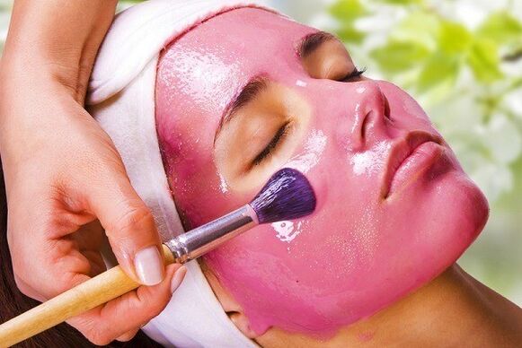 Berry fruit mask for facial skin rejuvenation