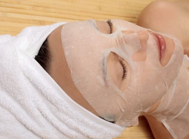 The rejuvenating compress will give the skin the moisture it needs