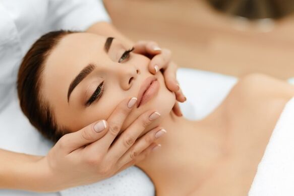 Plasma facial rejuvenation can be combined with a massage after the skin has healed